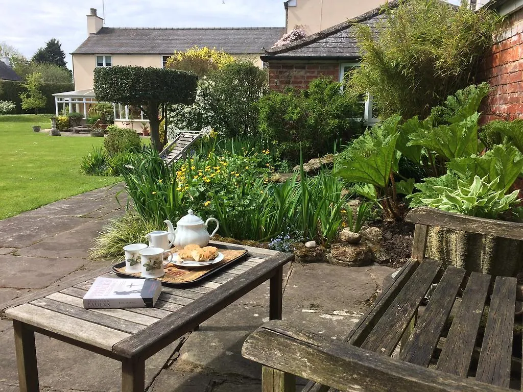 Little Manor Bed & Breakfast Cheltenham