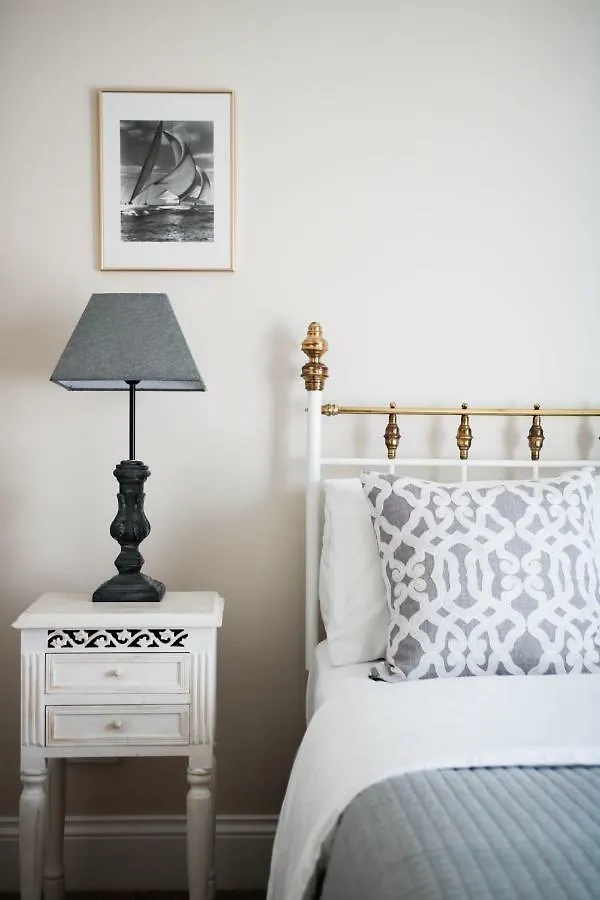 Little Manor Bed & Breakfast Cheltenham