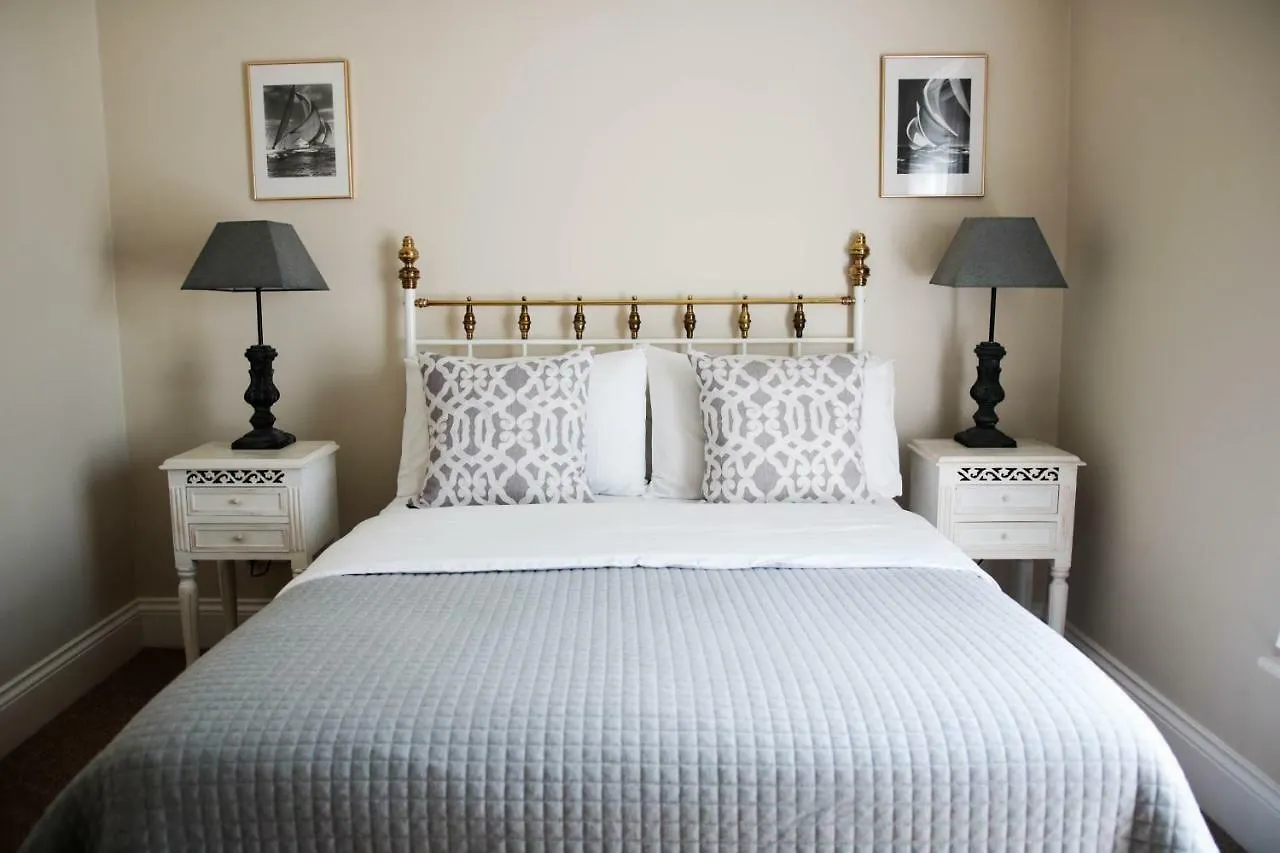 Little Manor Bed & Breakfast Cheltenham